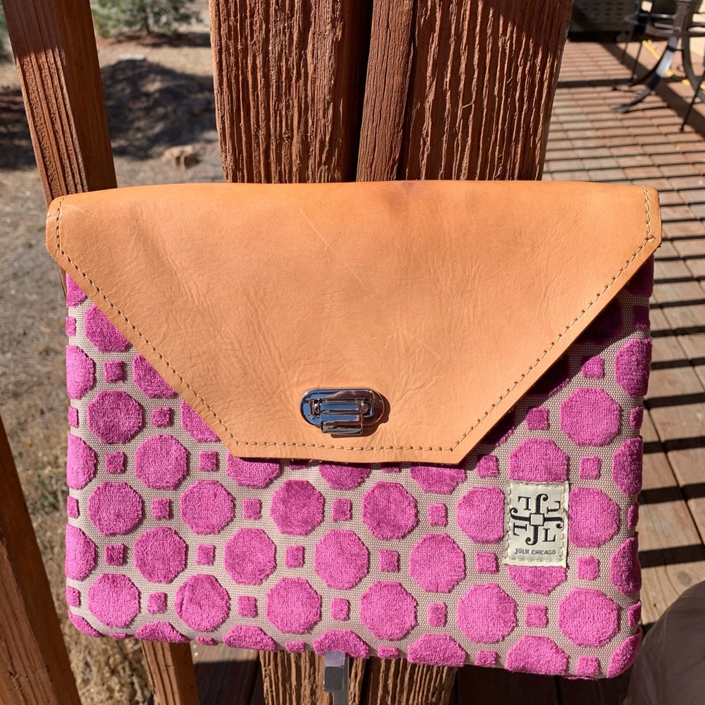 RARE JOLIE CHICAGO LARGE CLUTCH VINTAGE HANDBAG